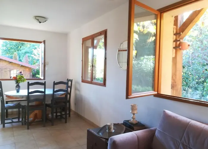 Cocon, Jardin, Aux Portes De